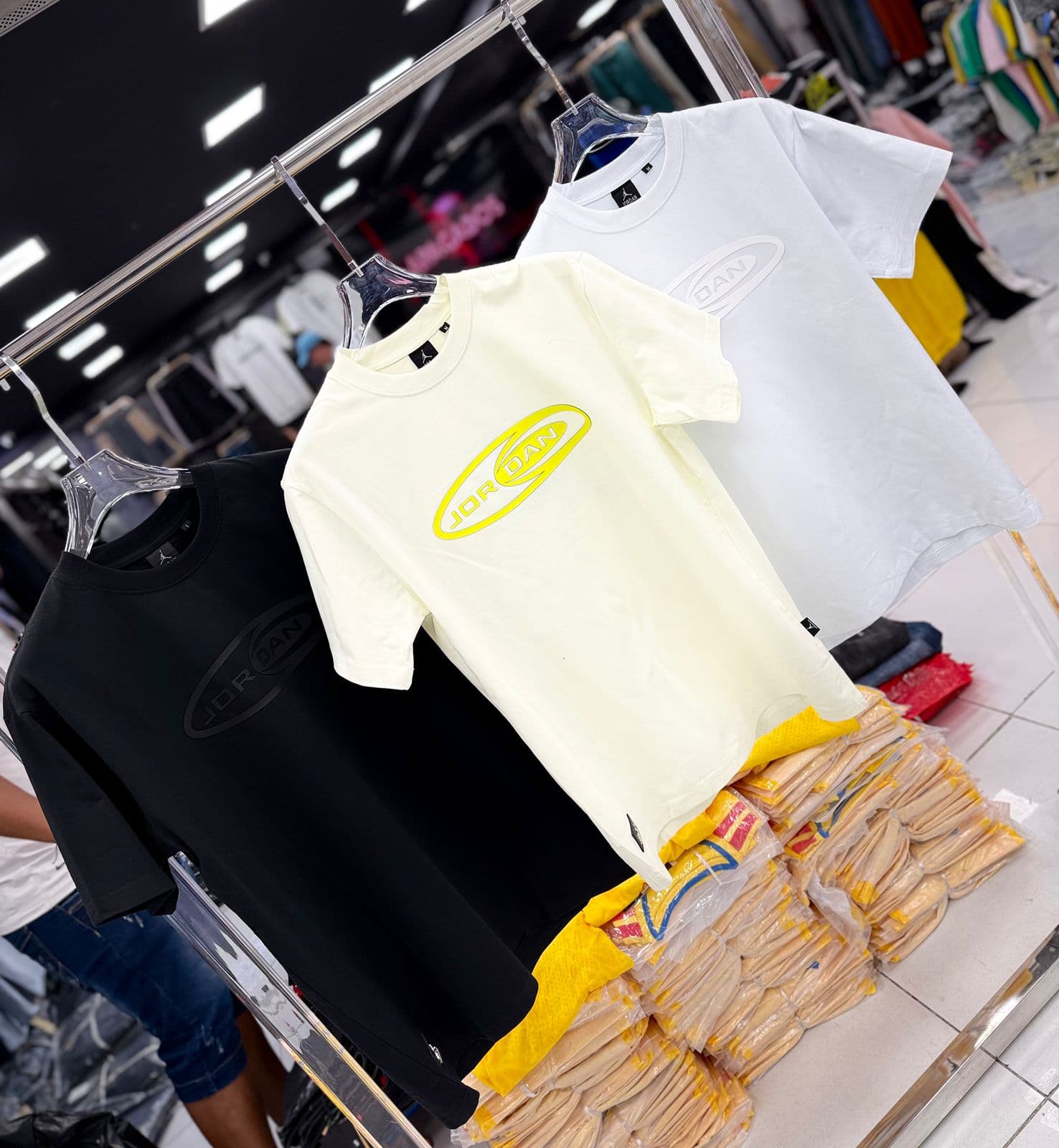 Ropa deportiva tela fría Colombia 2026 — athleisure dry-fit importado triple AAA conjuntos leggings shorts camisetas Nike Adidas Calvin Klein sin mínimo Kikluxe proveedor mayorista Cali 24-48h toda Colombia