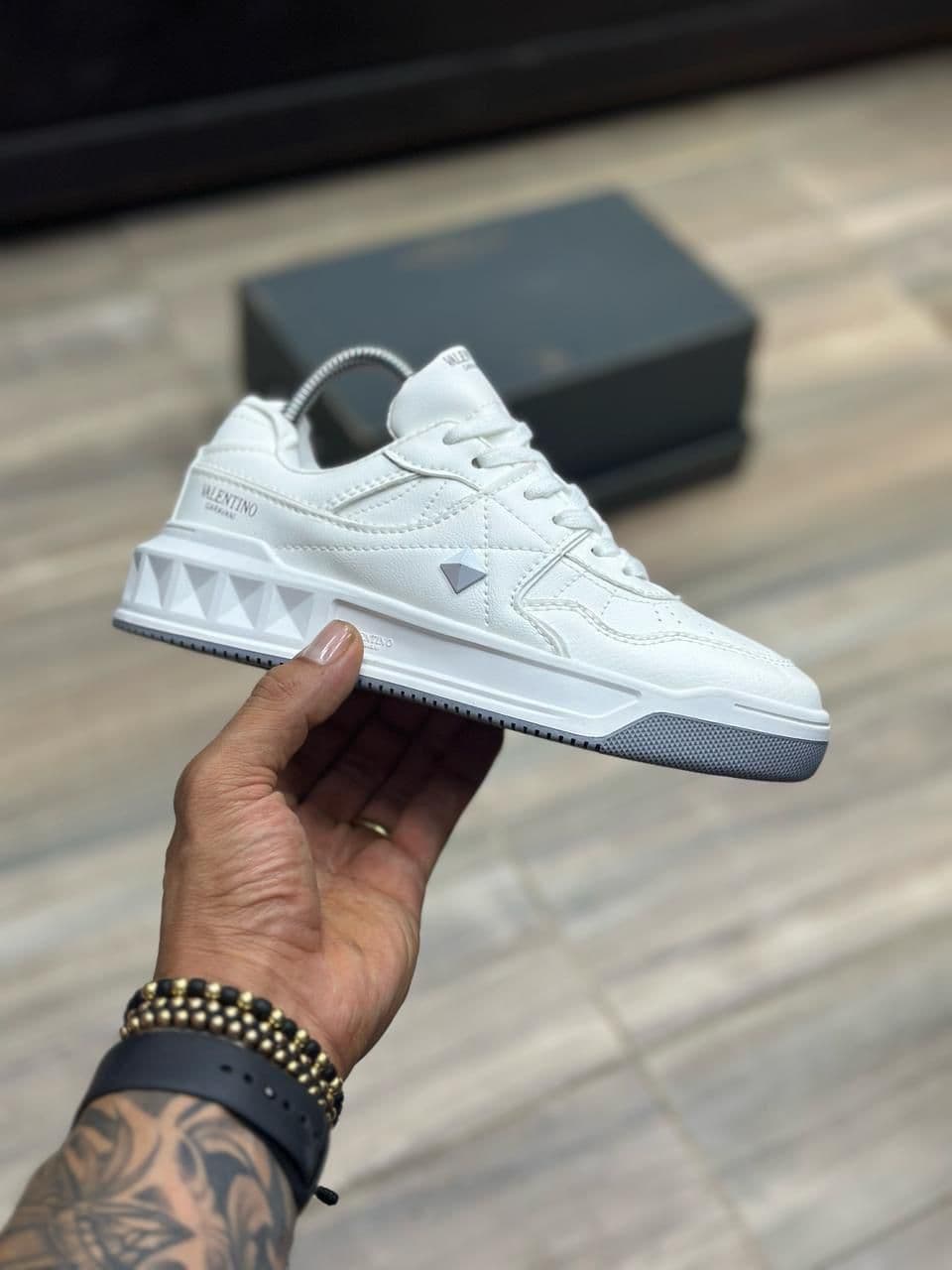Zapatillas al por mayor Colombia 2026: Air Force 1, Adidas Samba, New Balance 574, Nike Dunk Low, Air Jordan 1 desde $120.000 COP — Kikluxe Triple AAA, envíos 24-48h a 13 ciudades sin mínimo